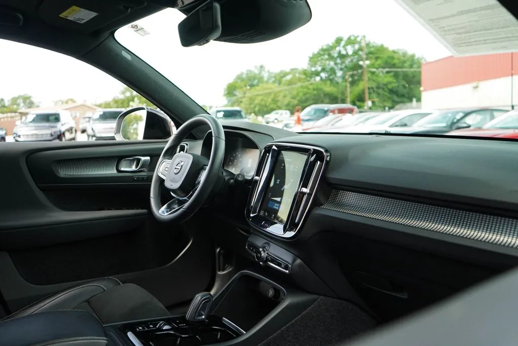 Volvo XC40 photo 14