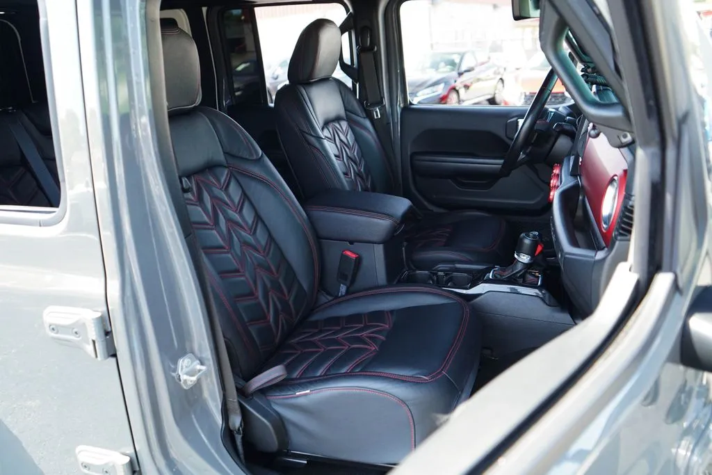 Jeep Wrangler photo 13