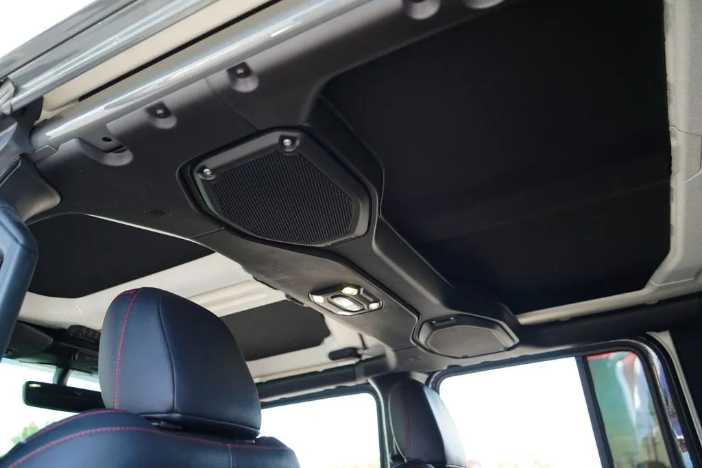 Jeep Wrangler photo 12