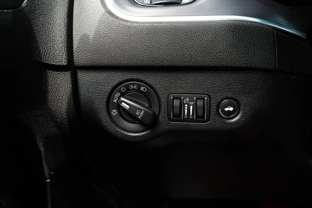 Dodge Charger photo 31