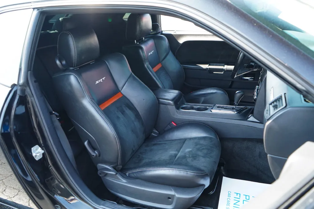 Dodge Challenger photo 13