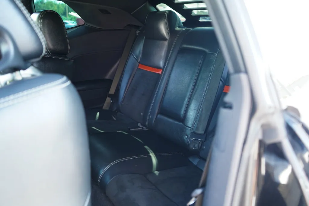 Dodge Challenger photo 8