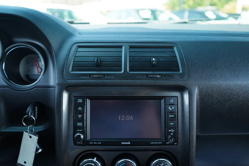 Dodge Challenger photo 10