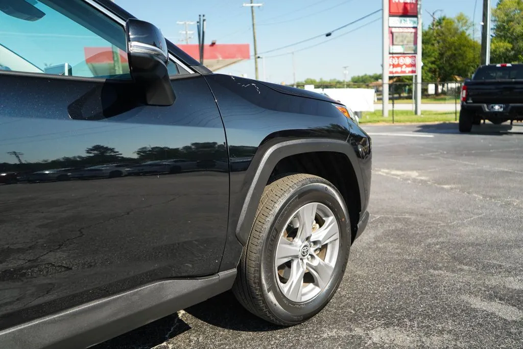 Toyota RAV4 photo 19