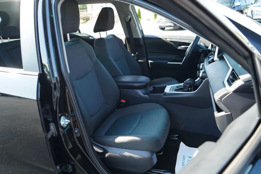 Toyota RAV4 photo 12