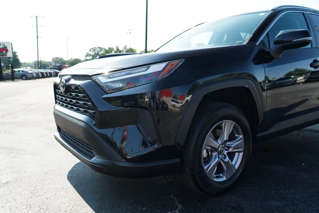 Toyota RAV4 photo 18