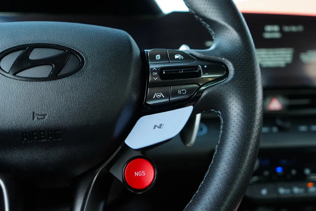 Hyundai Elantra N photo 32
