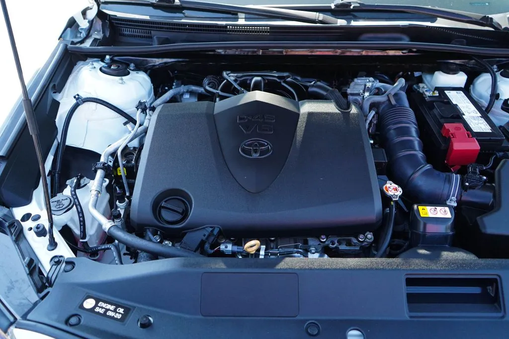 Toyota Camry photo 14