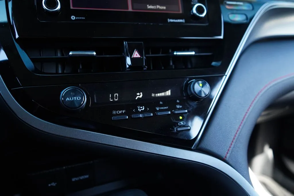 Toyota Camry photo 26
