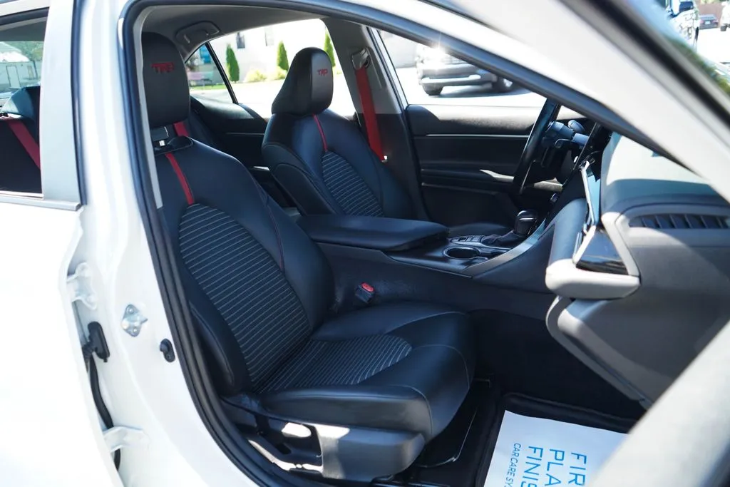 Toyota Camry photo 12