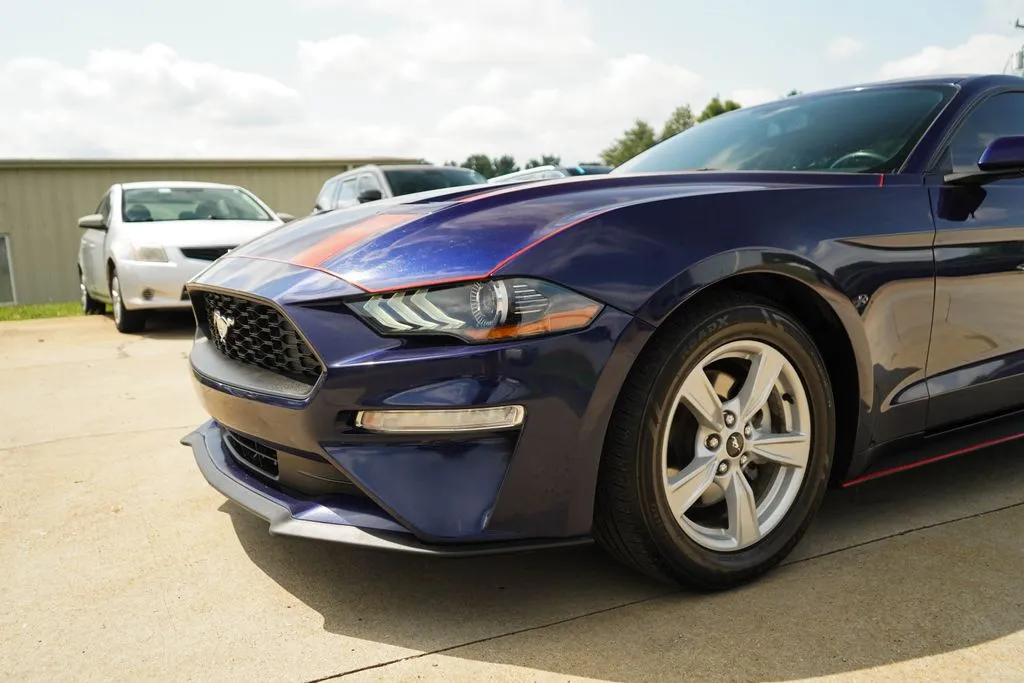 Ford Mustang photo 16