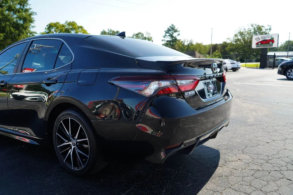 Toyota Camry photo 20