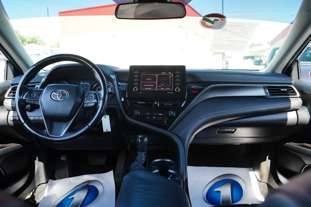 Toyota Camry photo 9