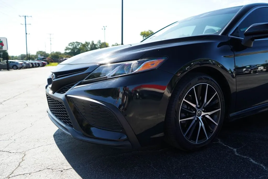 Toyota Camry photo 17