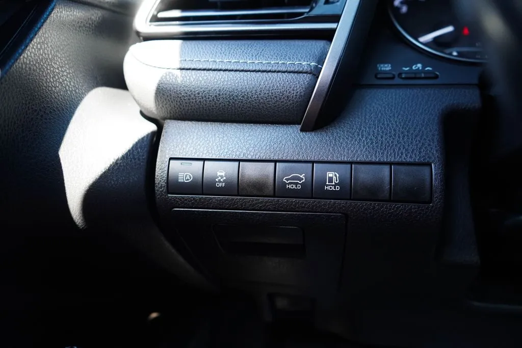 Toyota Camry photo 29