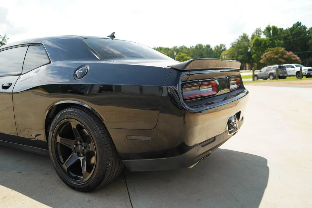 Dodge Challenger photo 16