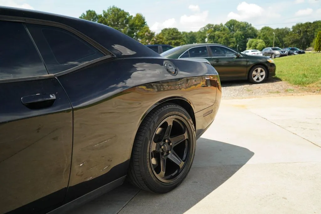 Dodge Challenger photo 17