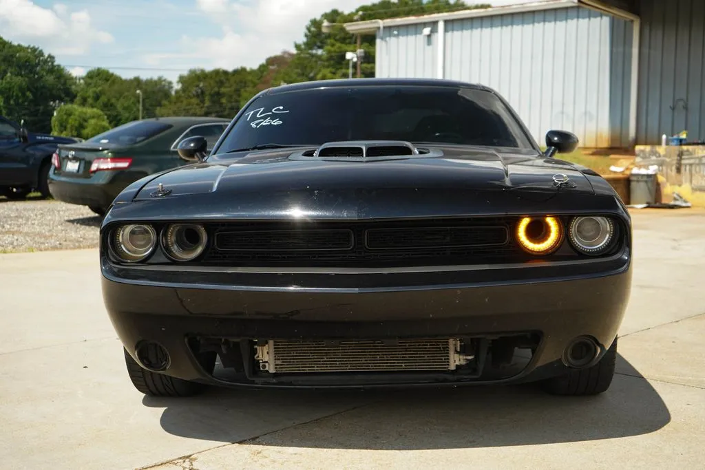 Dodge Challenger photo 8
