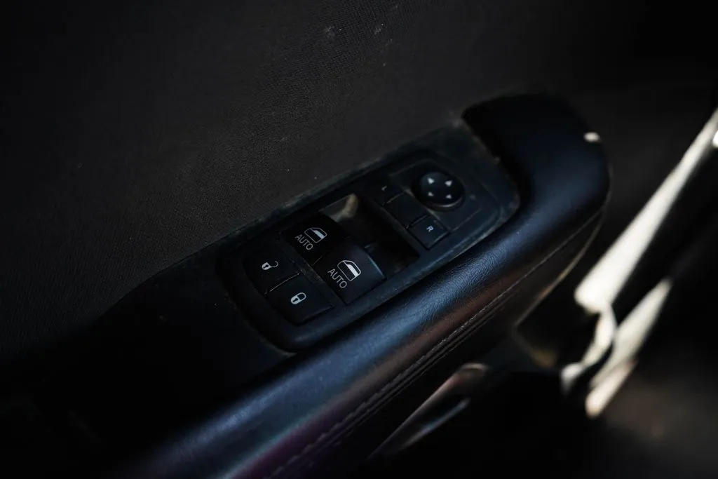 Dodge Challenger photo 26