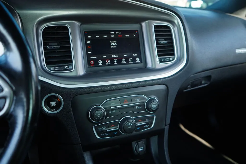 Dodge Charger photo 7