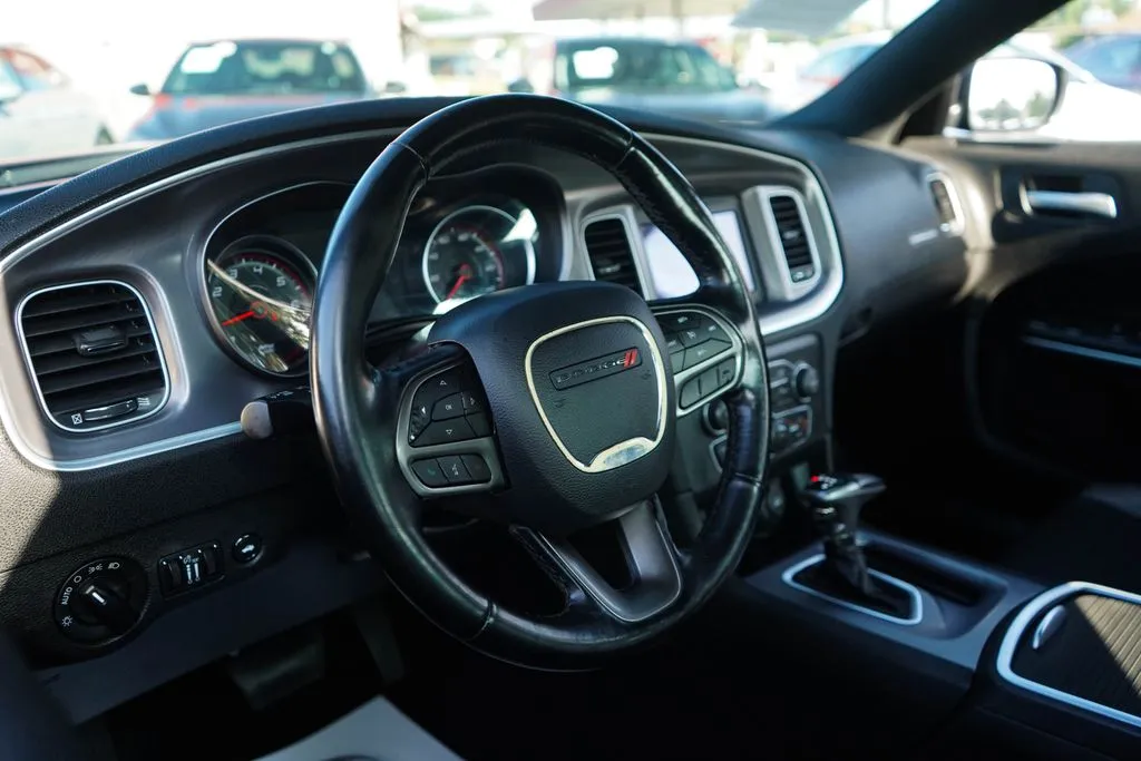 Dodge Charger photo 5