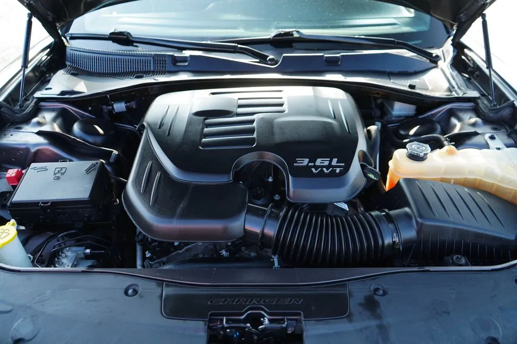 Dodge Charger photo 15