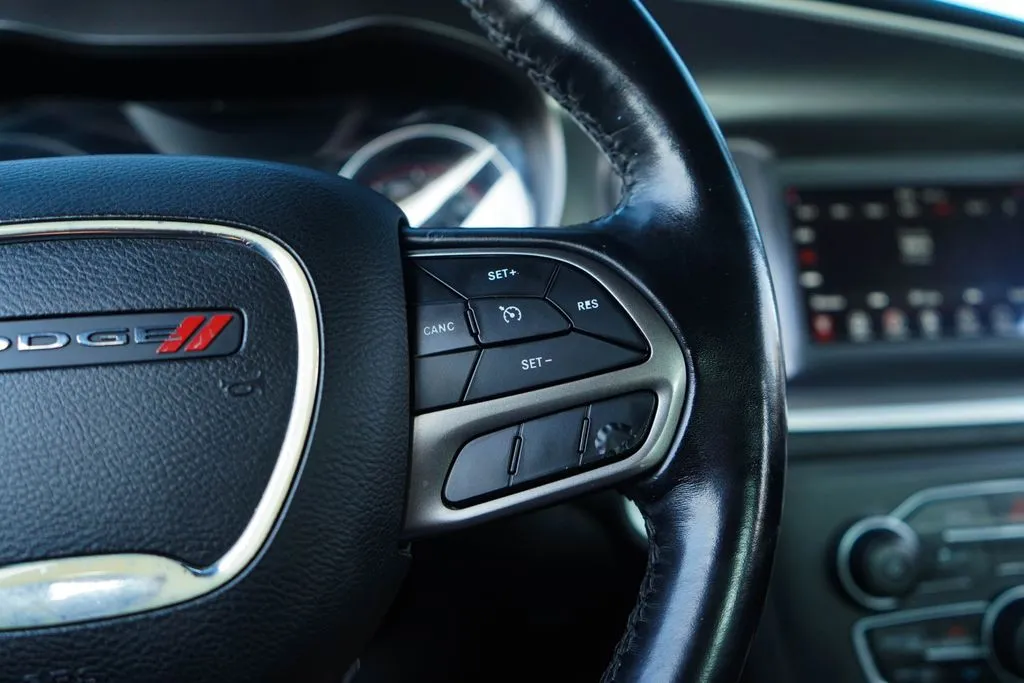 Dodge Charger photo 33