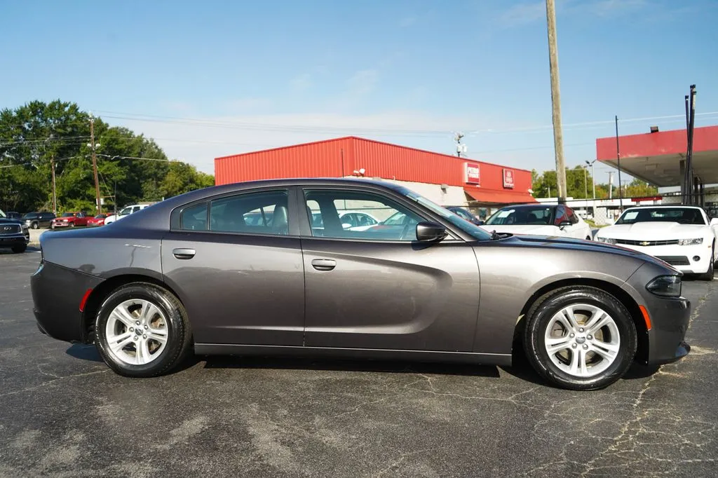 Dodge Charger photo 2