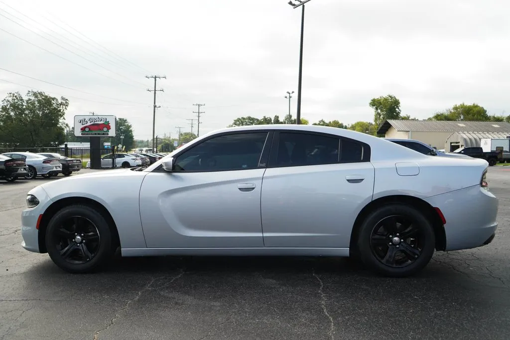 Dodge Charger photo 24