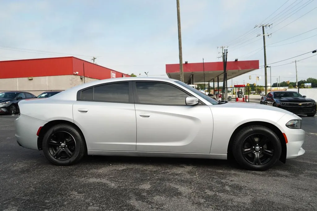 Dodge Charger photo 2