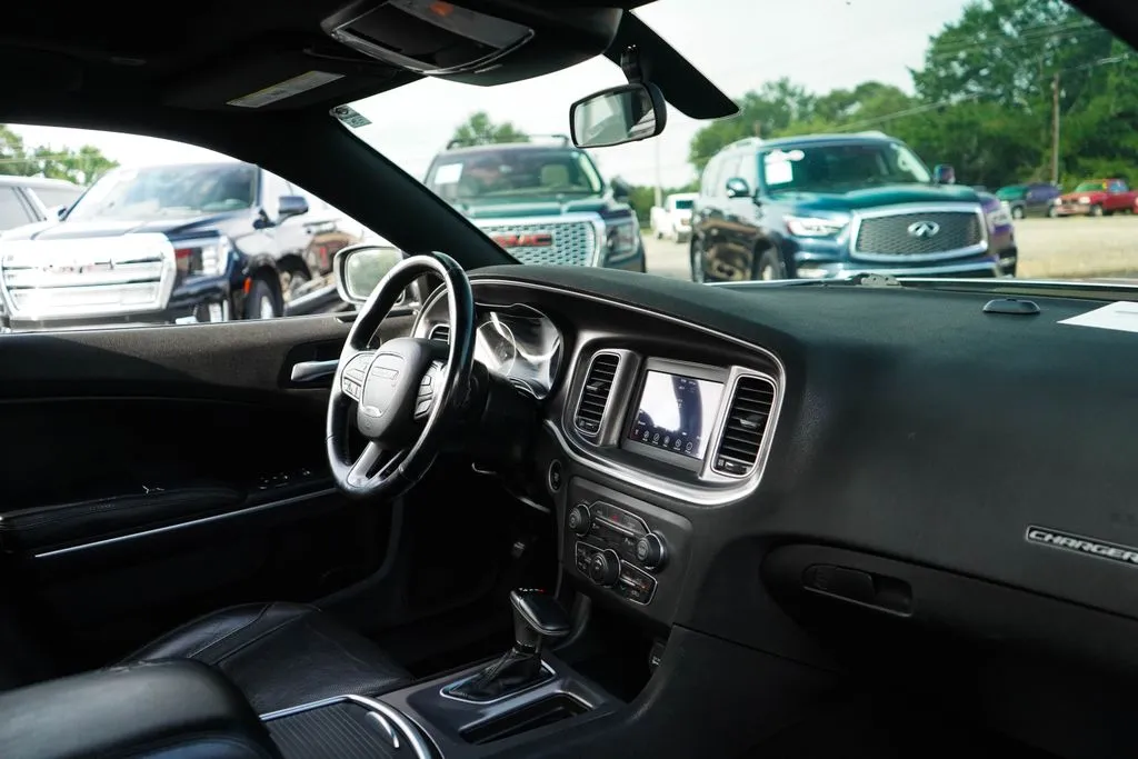 Dodge Charger photo 14