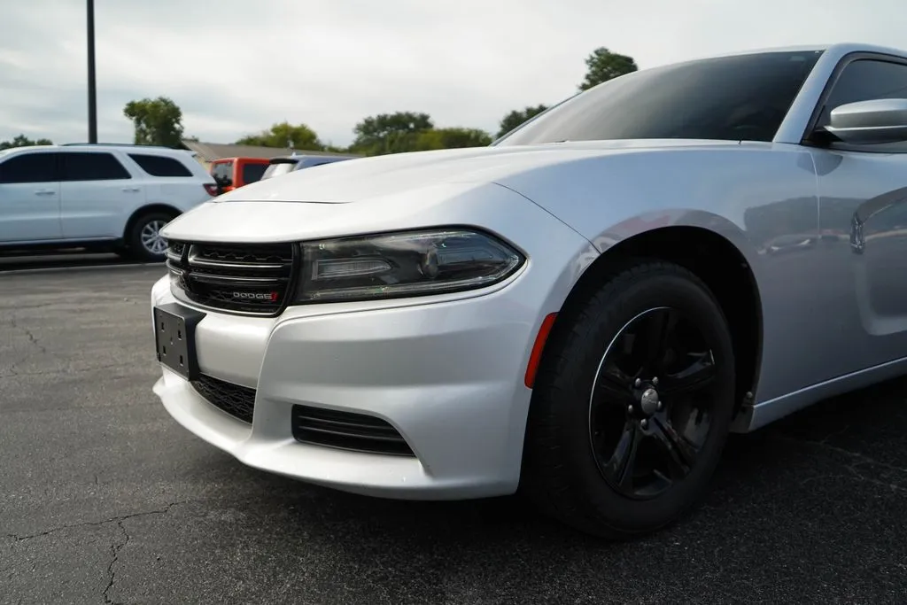 Dodge Charger photo 18