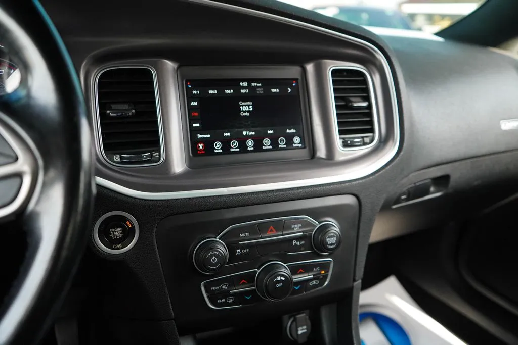 Dodge Charger photo 7