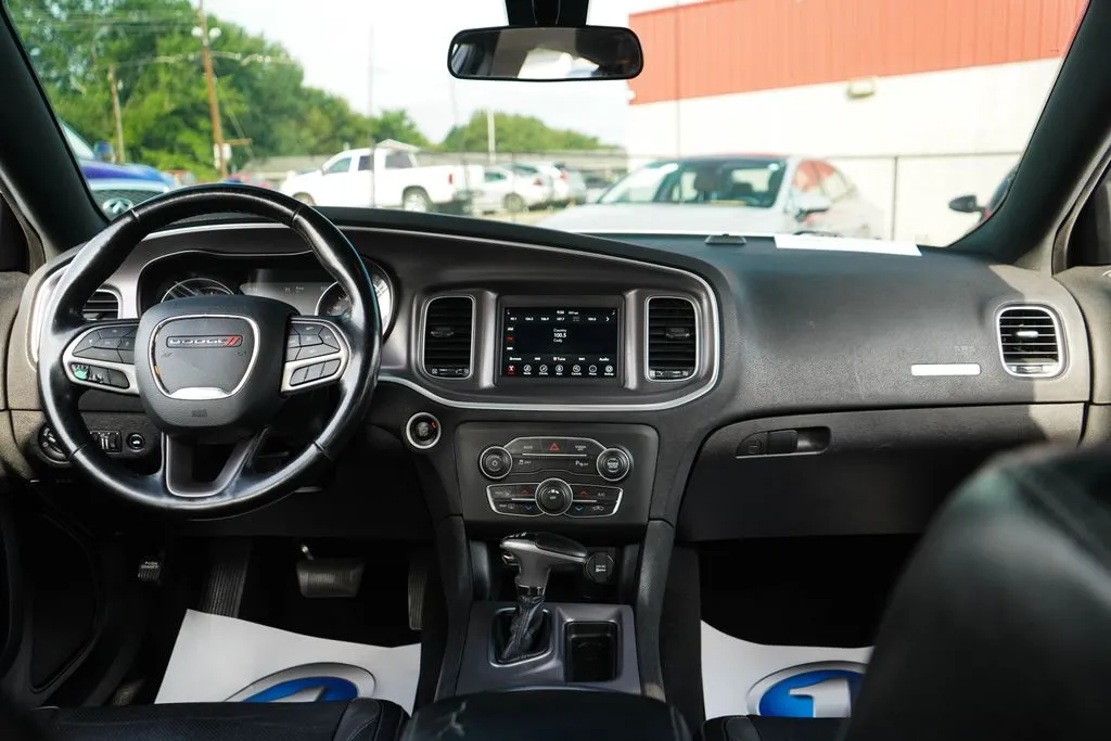 Dodge Charger photo 9