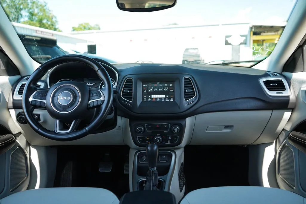 Jeep Compass photo 10