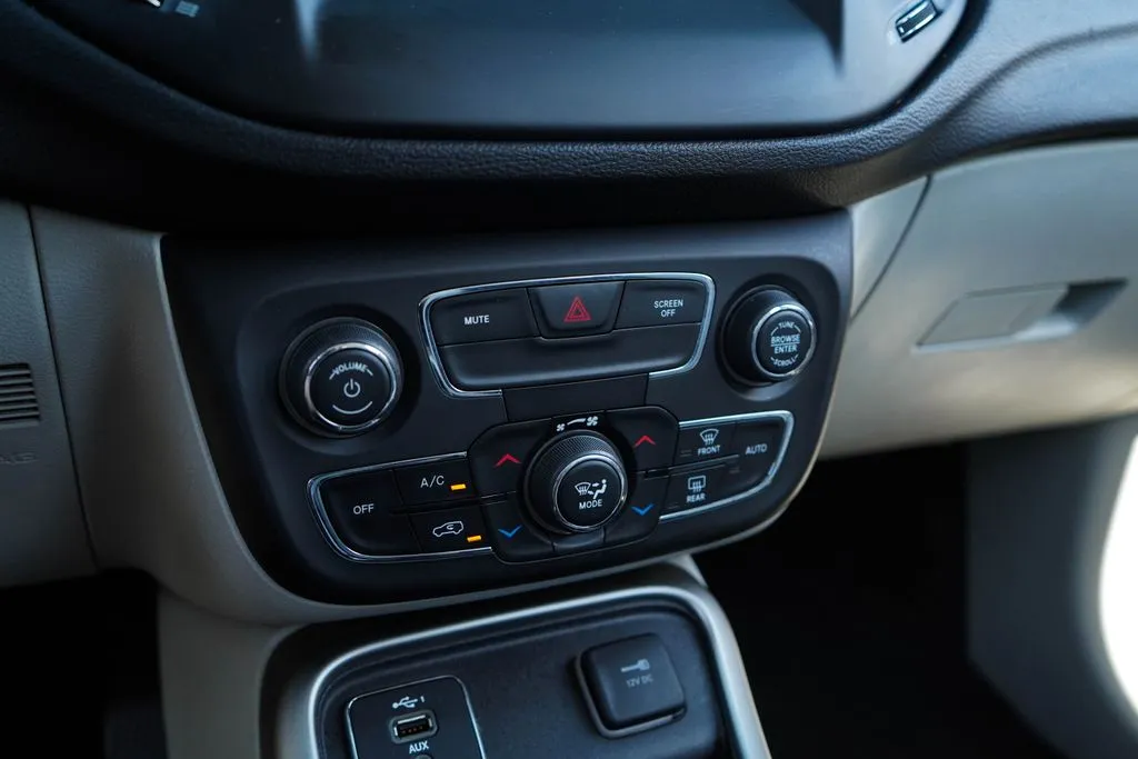 Jeep Compass photo 26