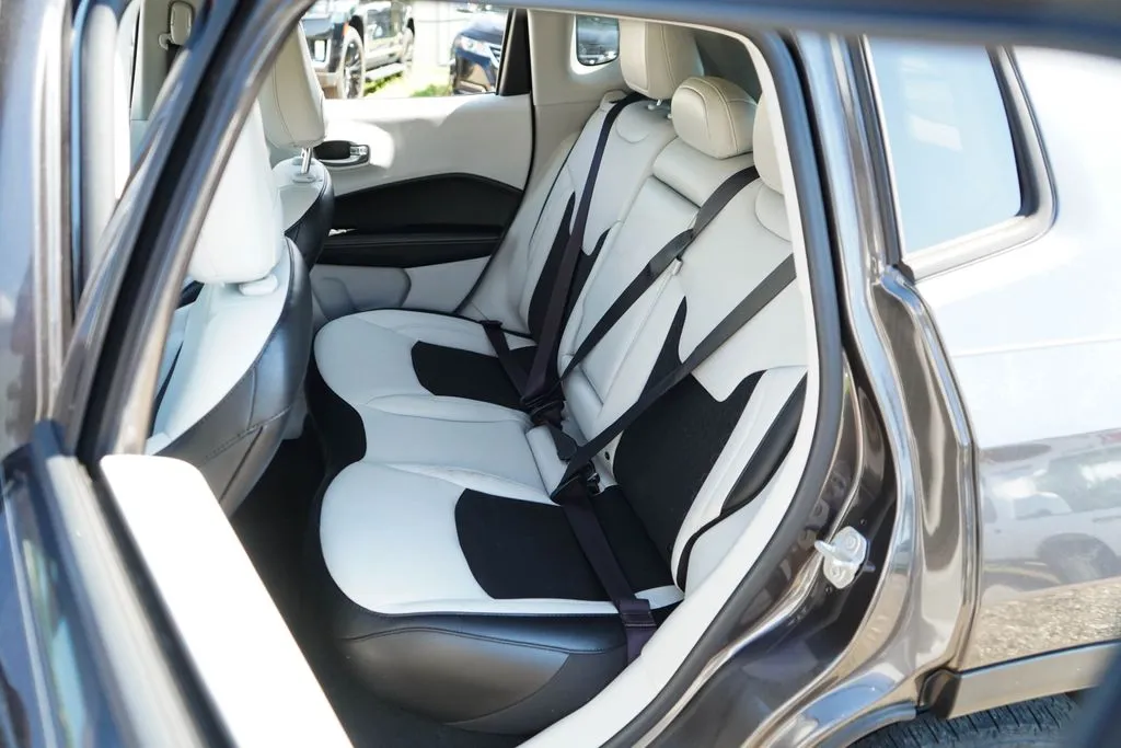 Jeep Compass photo 9