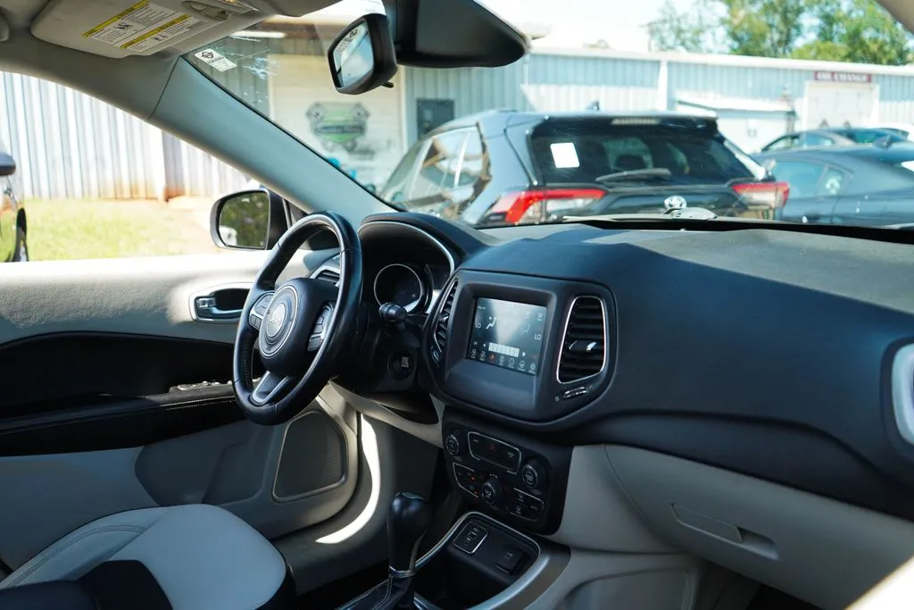 Jeep Compass photo 14