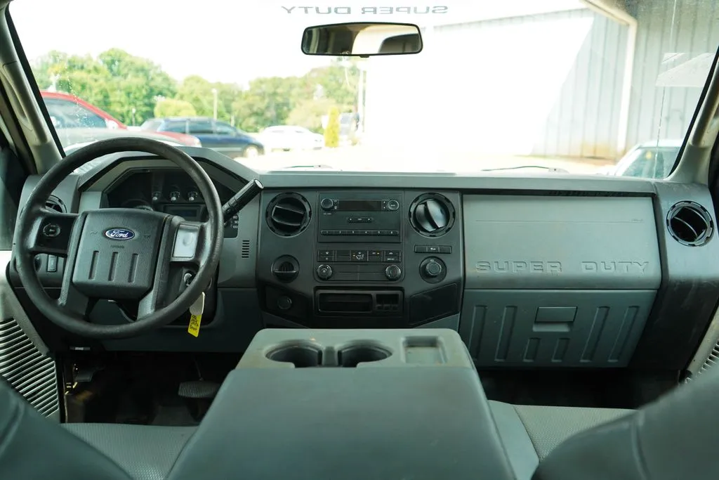 Ford F-250SD photo 10