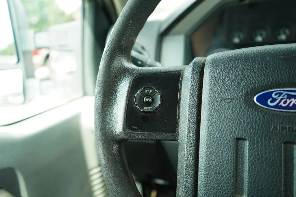 Ford F-250SD photo 27