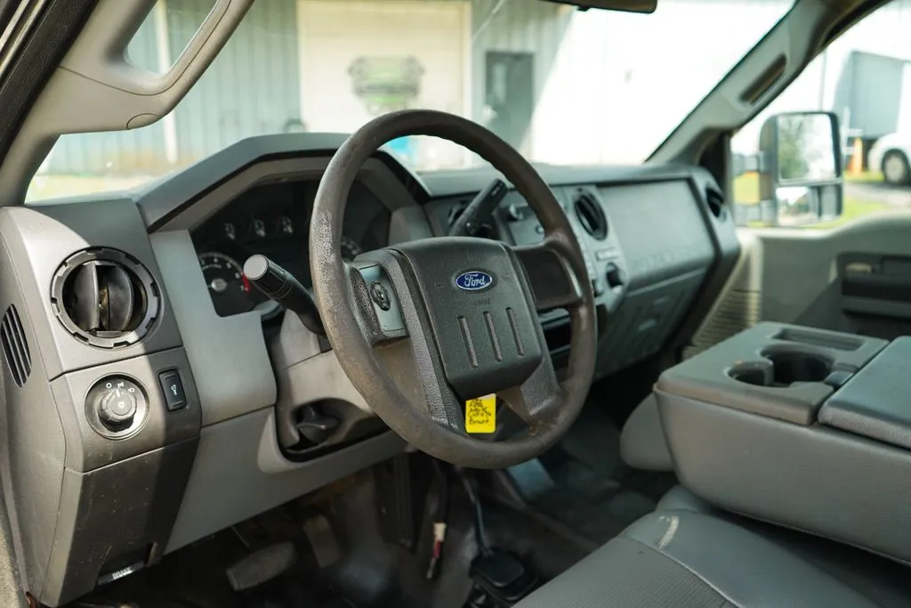 Ford F-250SD photo 6