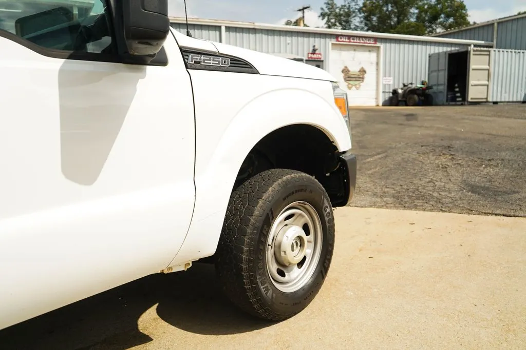 Ford F-250SD photo 18