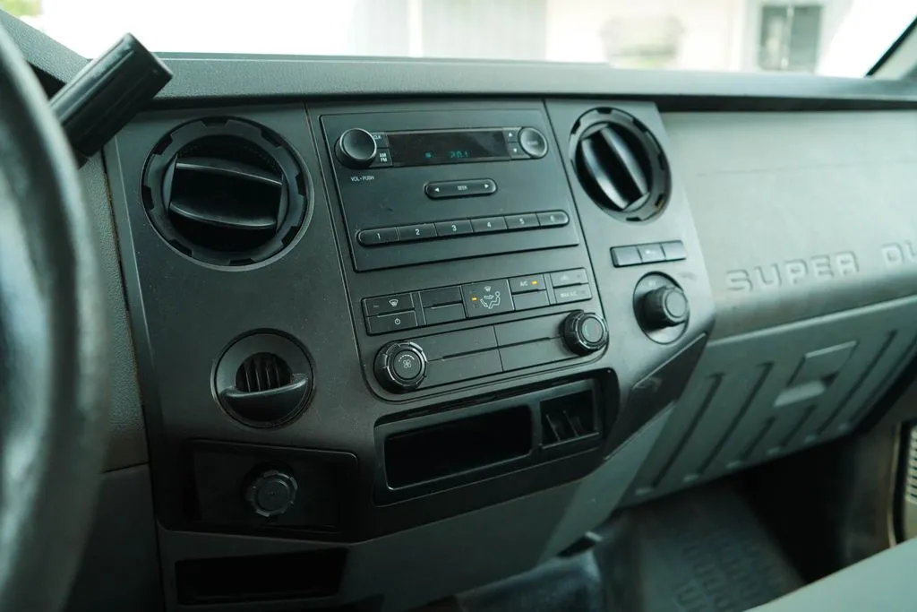 Ford F-250SD photo 8