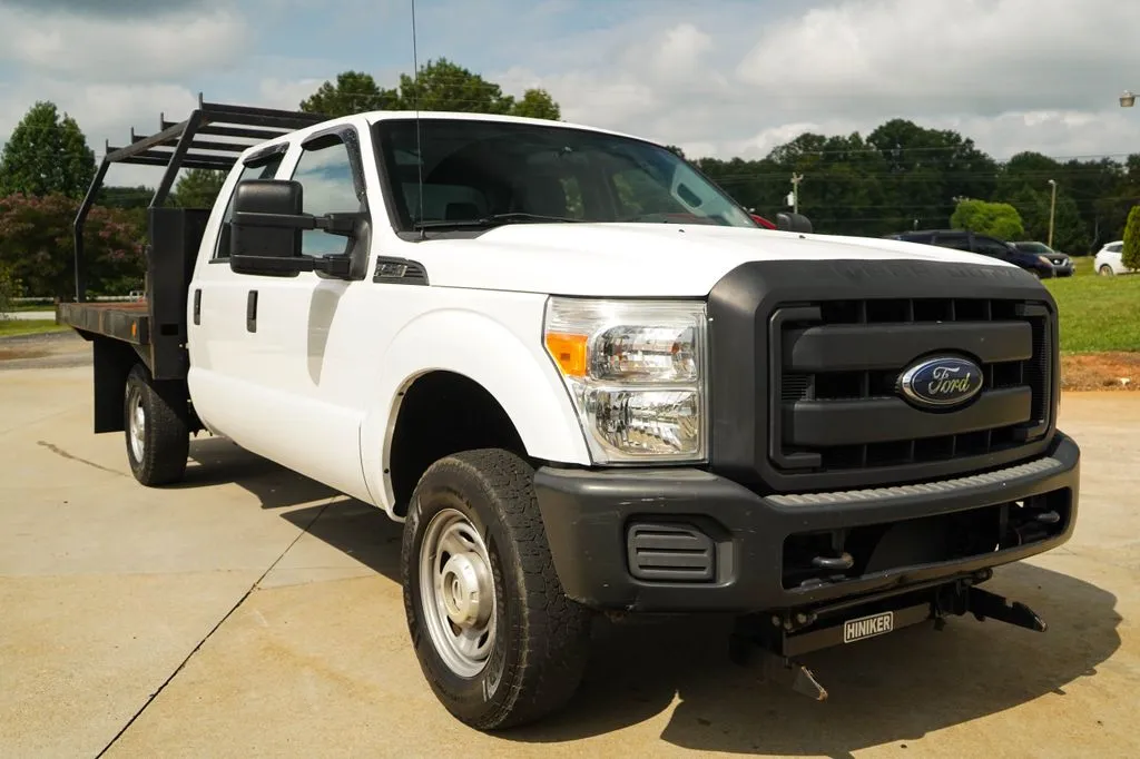 Ford F-250SD photo 32