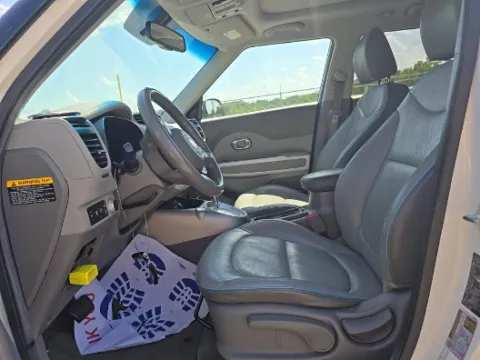 More photos of 2016 Kia Soul EV Plus at TLC Motors, SC