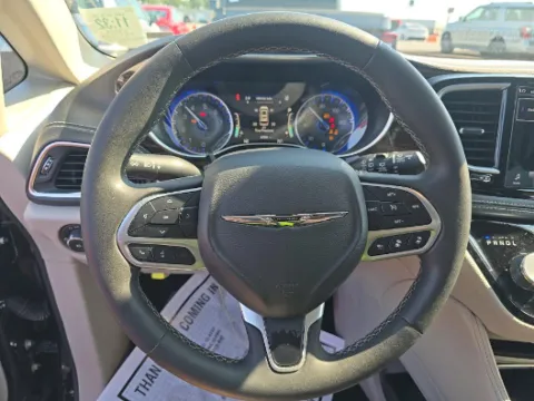 More photos of 2024 Chrysler Pacifica Limited at TLC Motors, SC