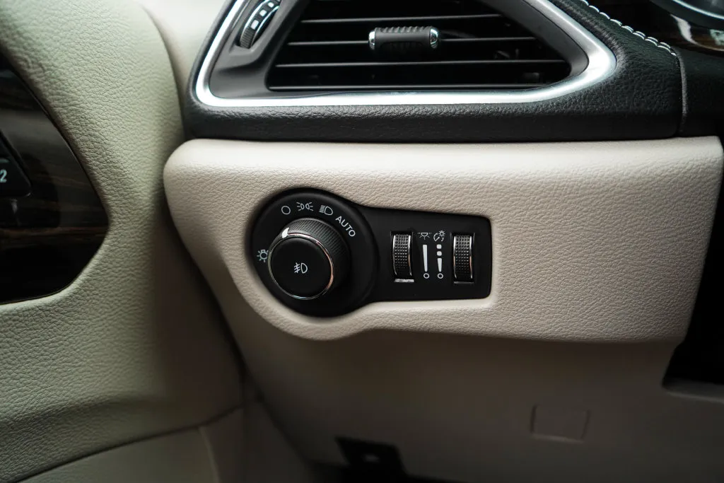 Chrysler Pacifica photo 33