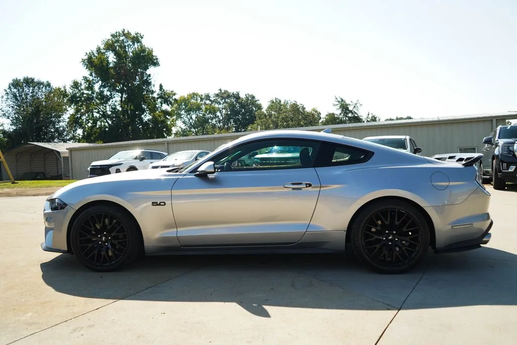 Ford Mustang photo 23