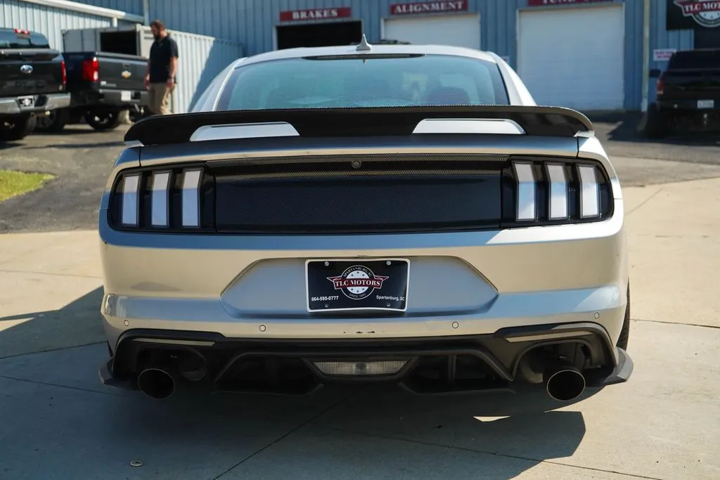 Ford Mustang photo 19