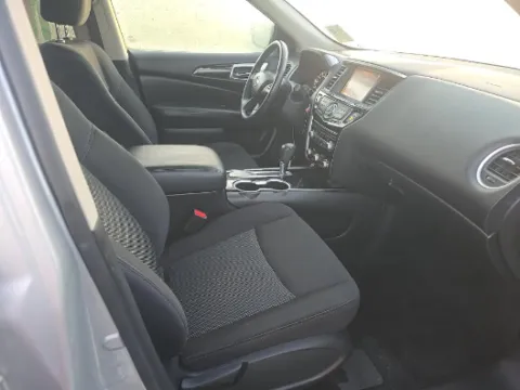 More photos of 2019 Nissan Pathfinder SV at TLC Motors, SC